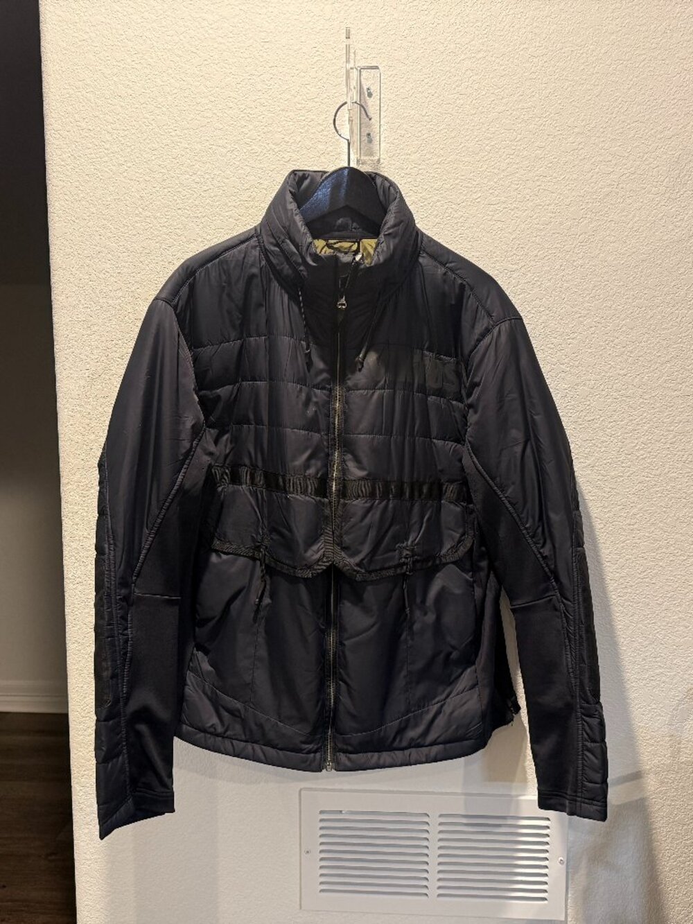 Viktos ZeroDark Insulated Jacket Puffer Size Large